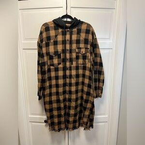 Risen Flannel Shirt Jacket With Hoodie Size Women’s 1 XL Color Tan and Black